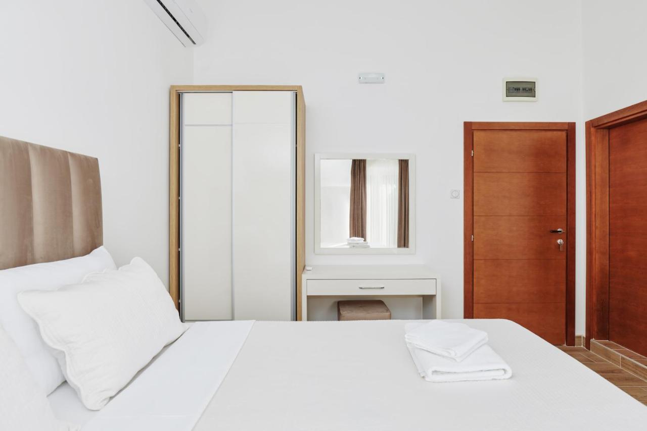 Apartments Rozer โกตอร์ ภายนอก รูปภาพ