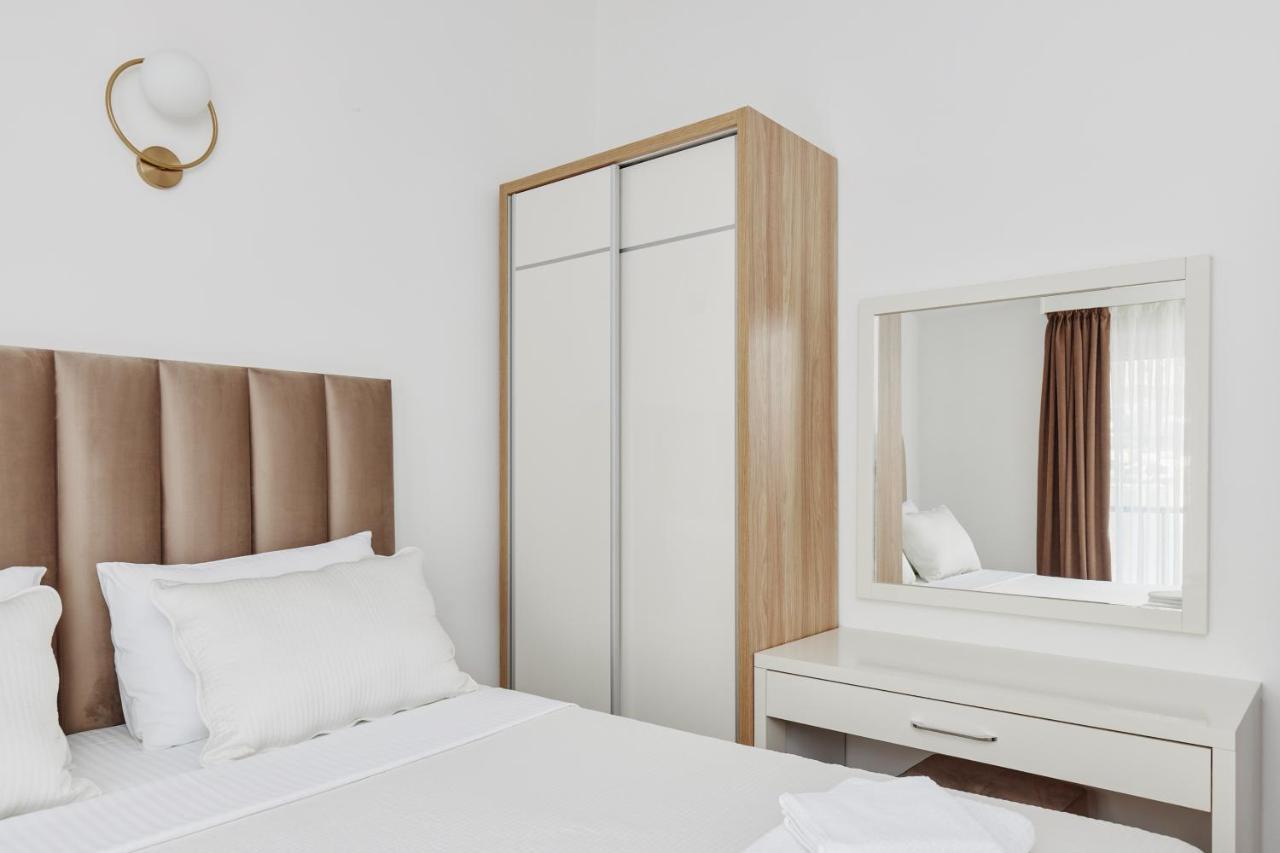Apartments Rozer โกตอร์ ภายนอก รูปภาพ